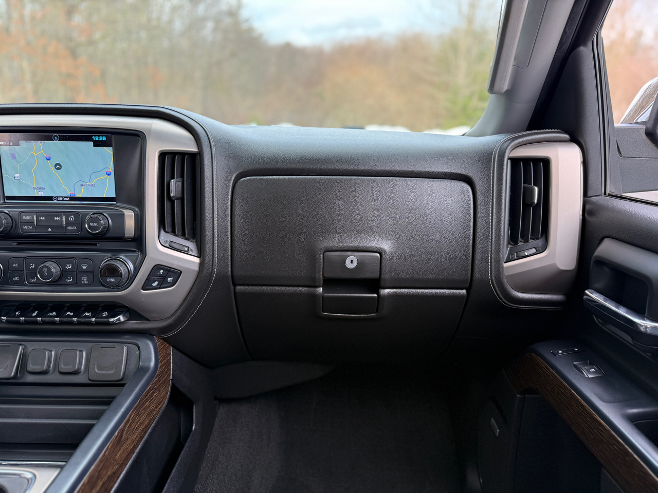 GMC Sierra 1500 4WD Crew Cab 143.5" Denali 2018