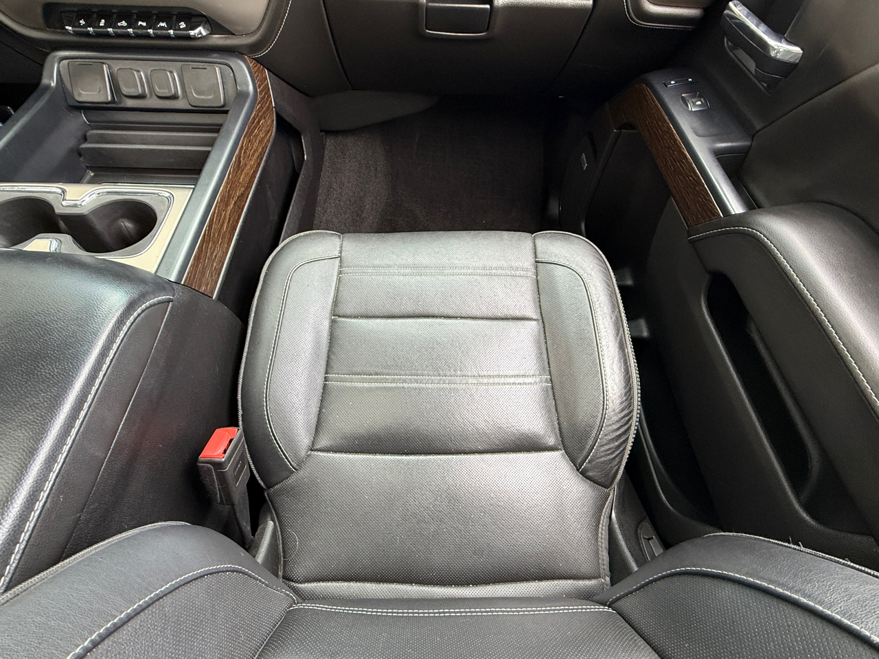 GMC Sierra 1500 4WD Crew Cab 143.5" Denali 2018