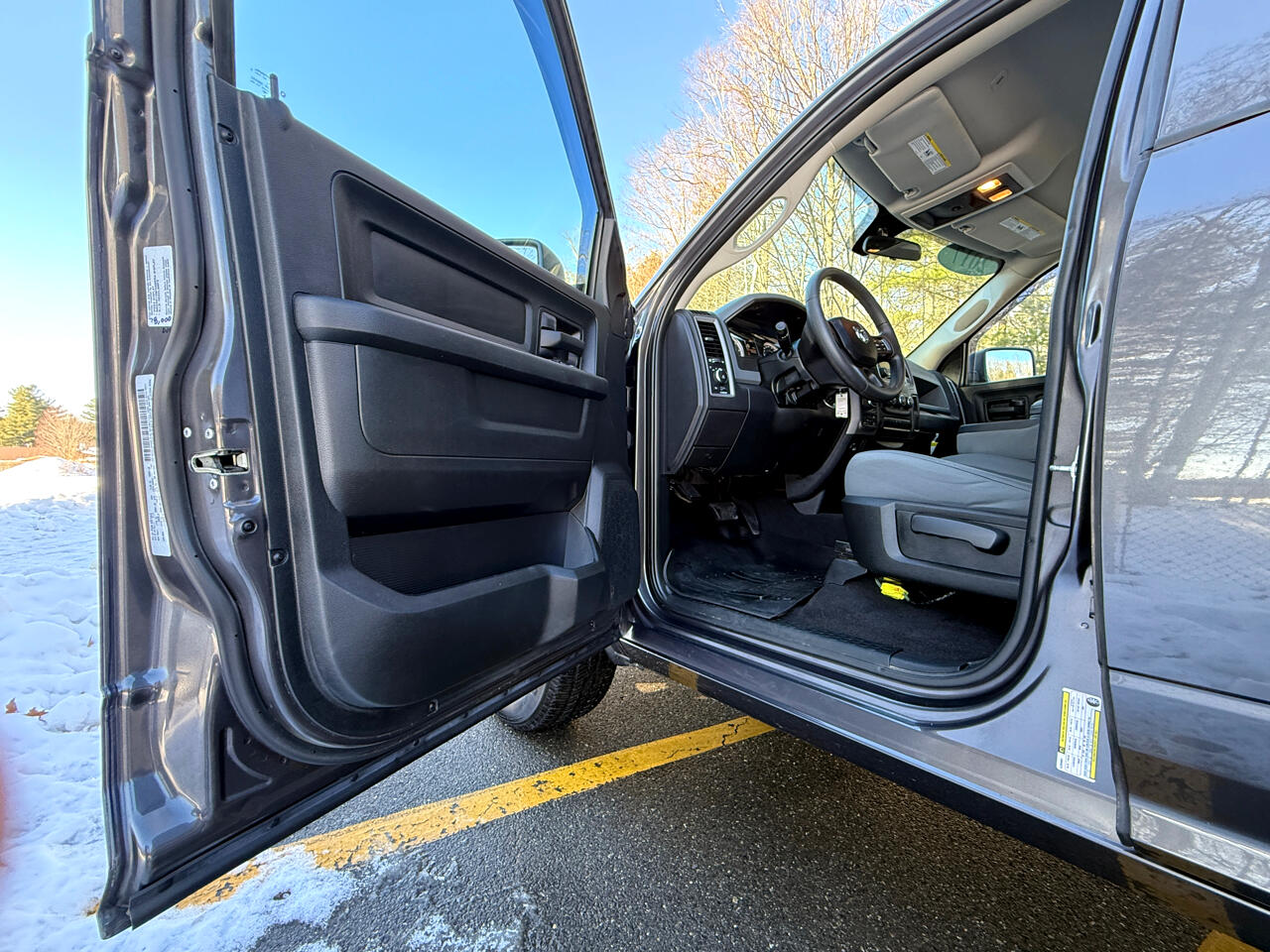 RAM 1500 Express 4x4 Quad Cab 6'4" Box 2017