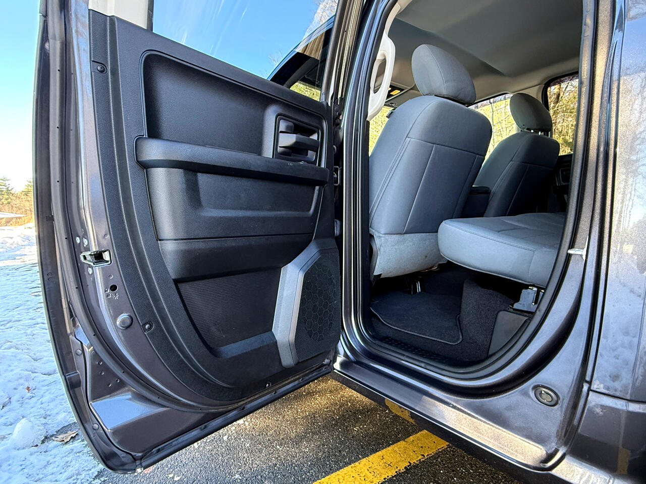 RAM 1500 Express 4x4 Quad Cab 6'4" Box 2017