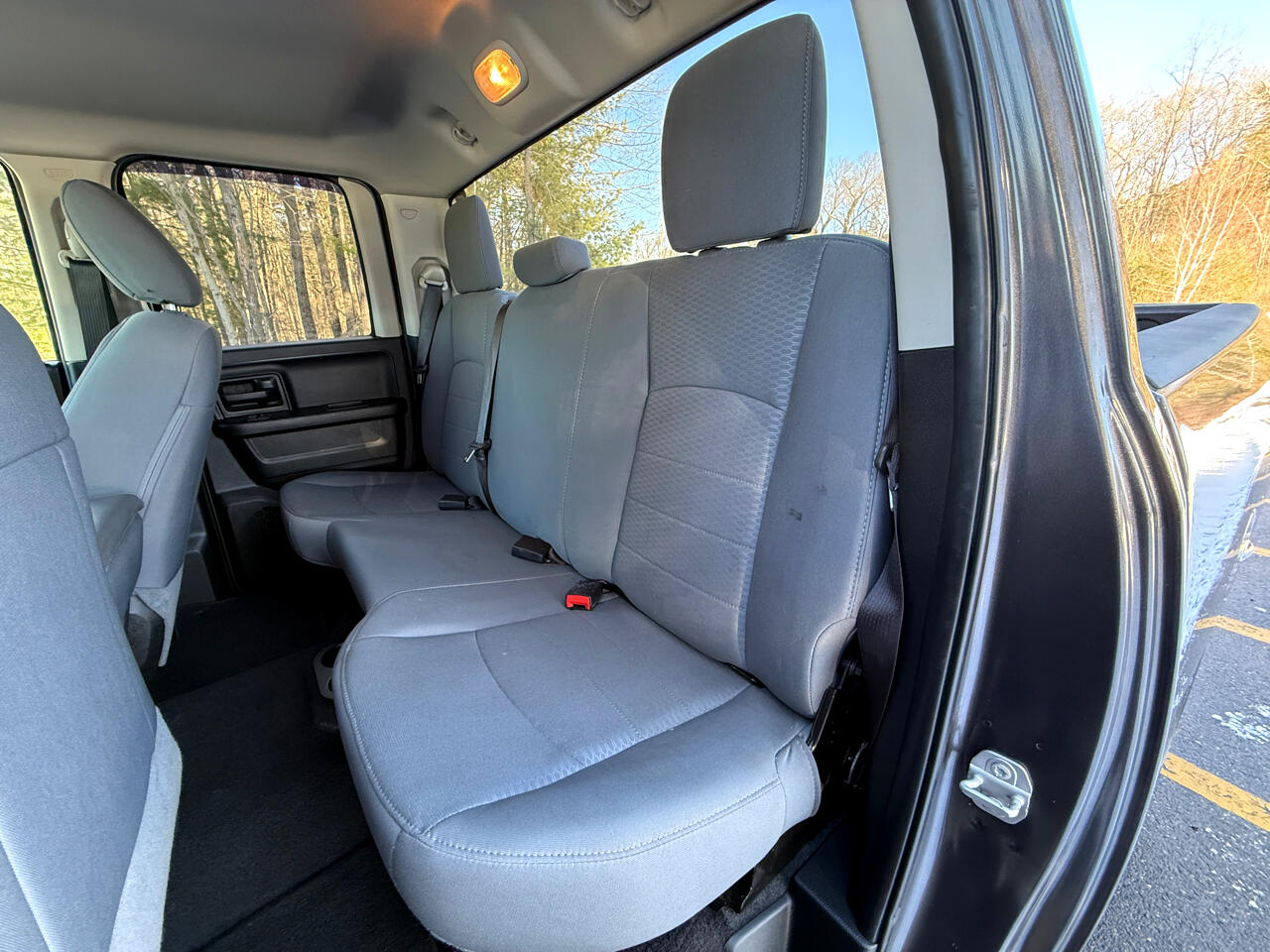 RAM 1500 Express 4x4 Quad Cab 6'4" Box 2017