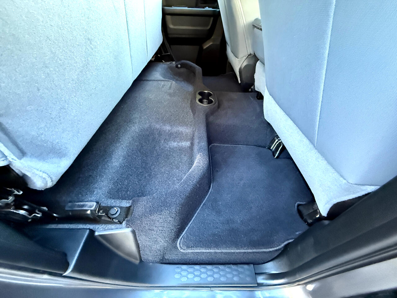 RAM 1500 Express 4x4 Quad Cab 6'4" Box 2017