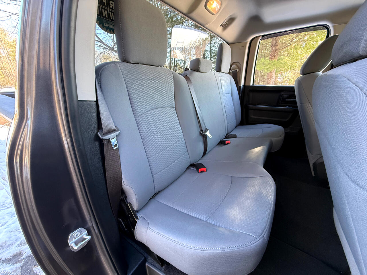 RAM 1500 Express 4x4 Quad Cab 6'4" Box 2017