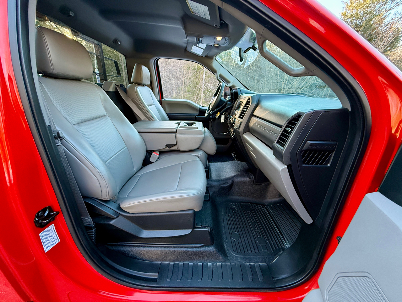 Ford Super Duty F-350 SRW XLT 4WD Reg Cab 8' Box 2018