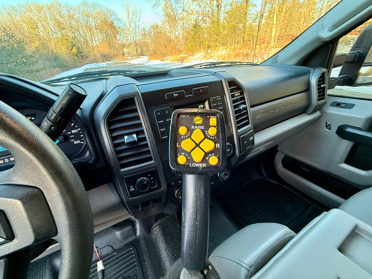 Ford Super Duty F-350 SRW XLT 4WD Reg Cab 8' Box 2018