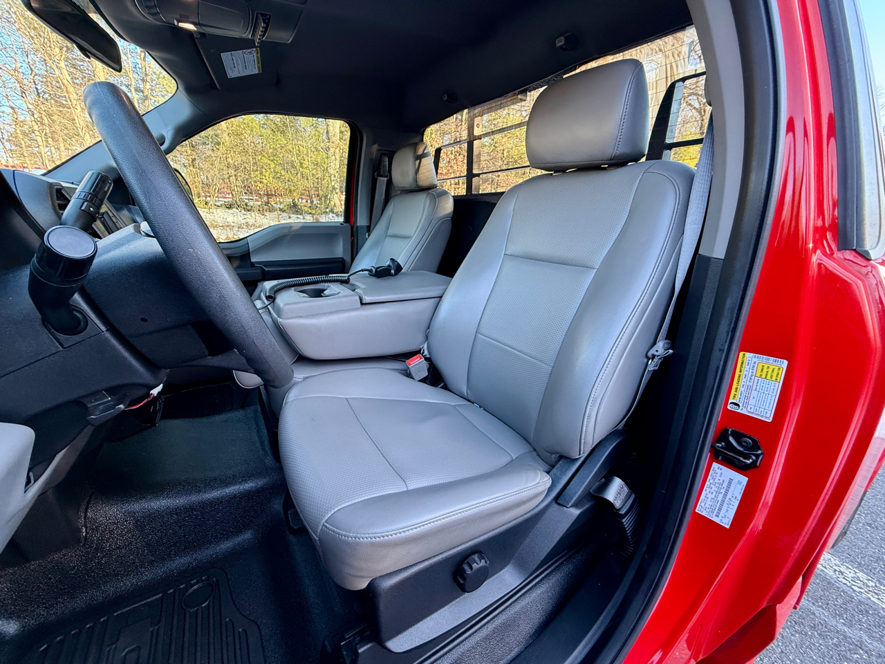 Ford Super Duty F-350 SRW XLT 4WD Reg Cab 8' Box 2018