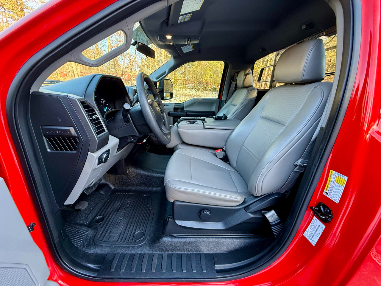 Ford Super Duty F-350 SRW XLT 4WD Reg Cab 8' Box 2018