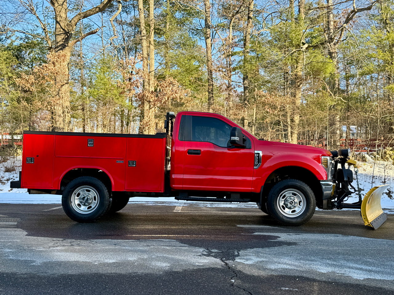 Ford Super Duty F-350 SRW XLT 4WD Reg Cab 8' Box 2018