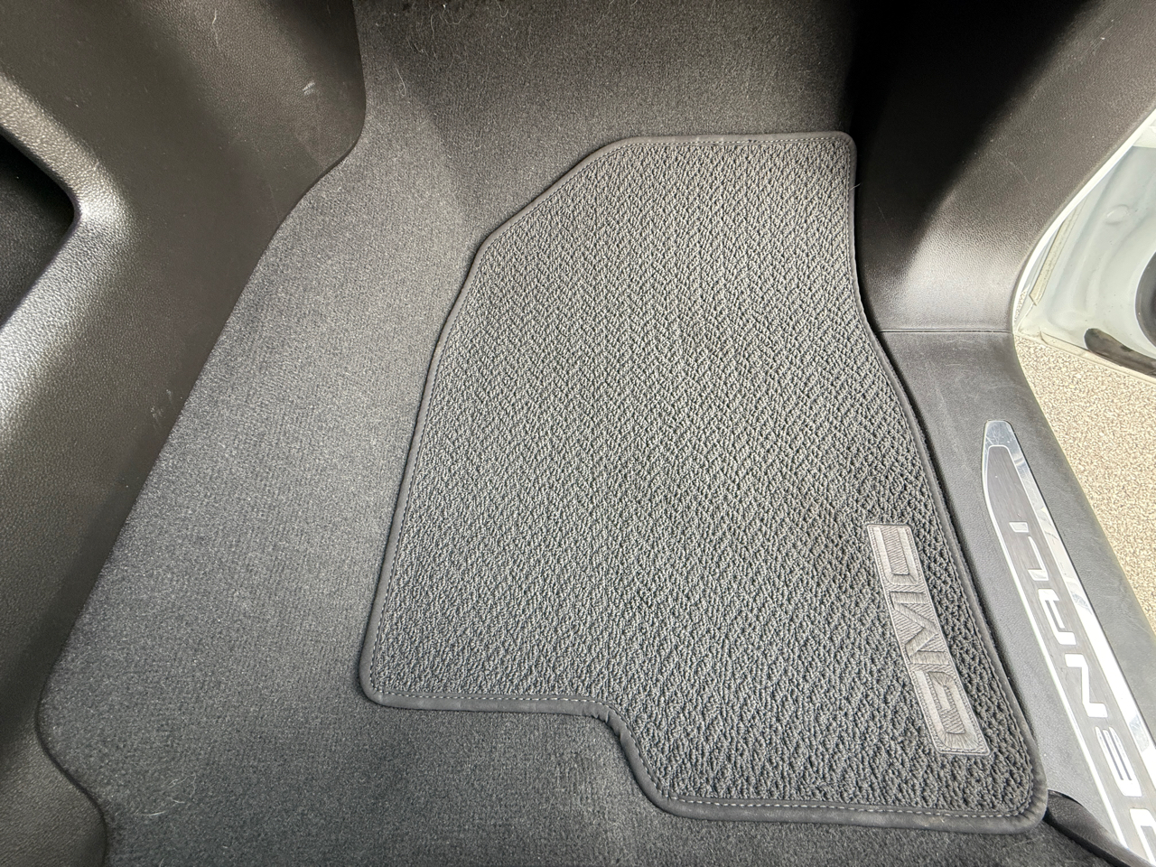 GMC Sierra 2500HD 4WD Crew Cab 159" Denali 2023