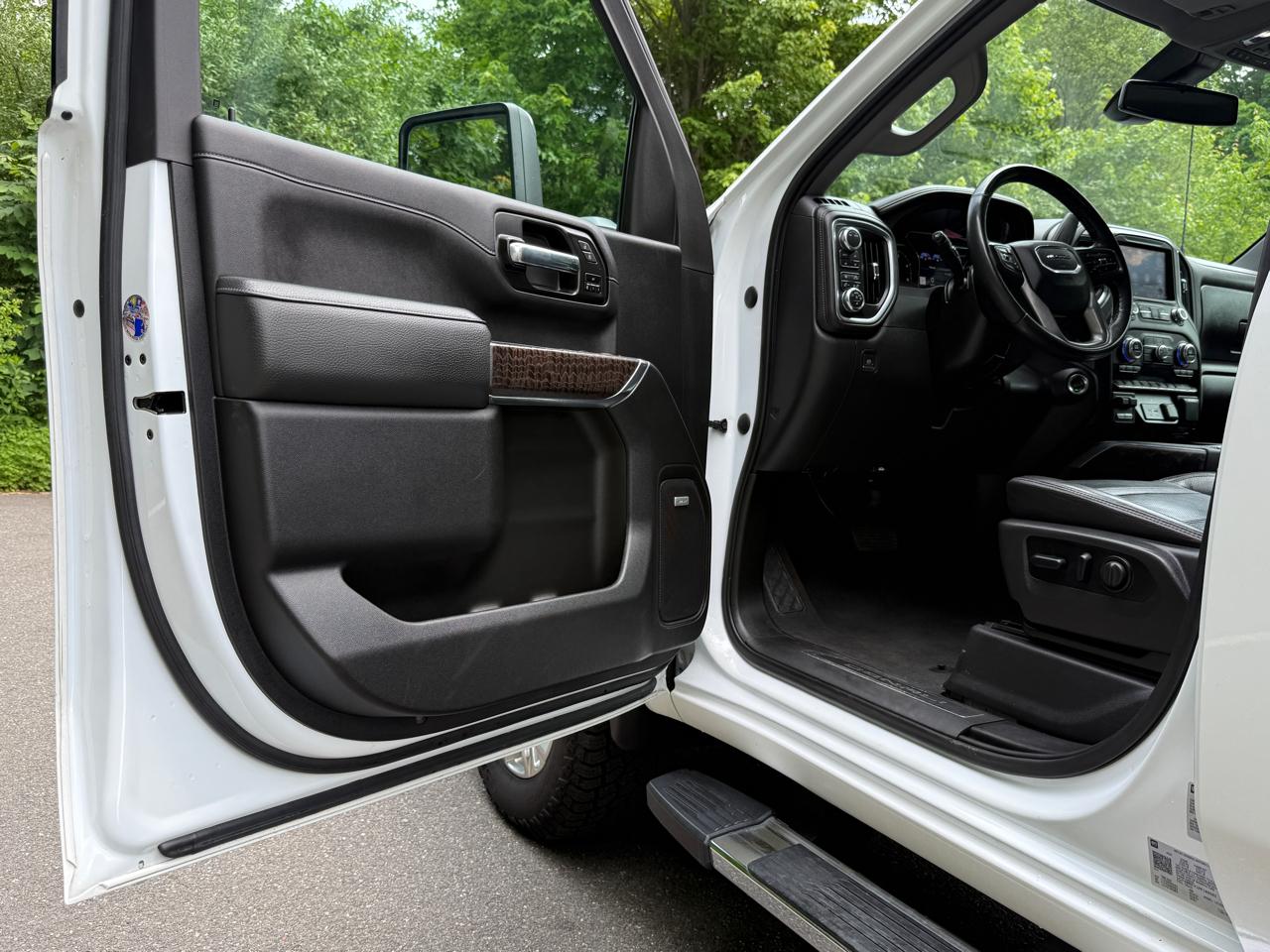 GMC Sierra 2500HD 4WD Crew Cab 159" Denali 2023