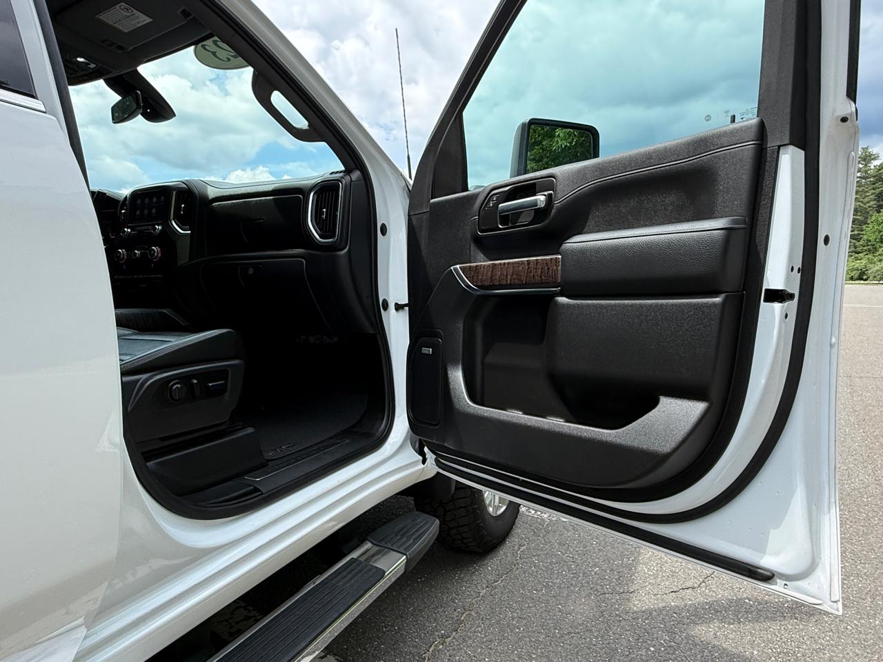GMC Sierra 2500HD 4WD Crew Cab 159" Denali 2023