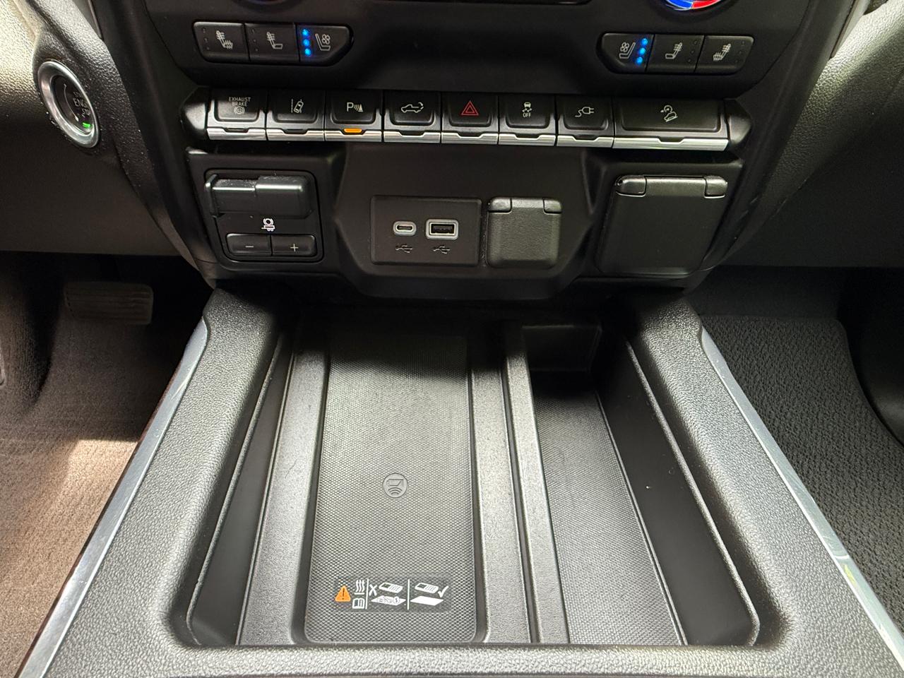 GMC Sierra 2500HD 4WD Crew Cab 159" Denali 2023