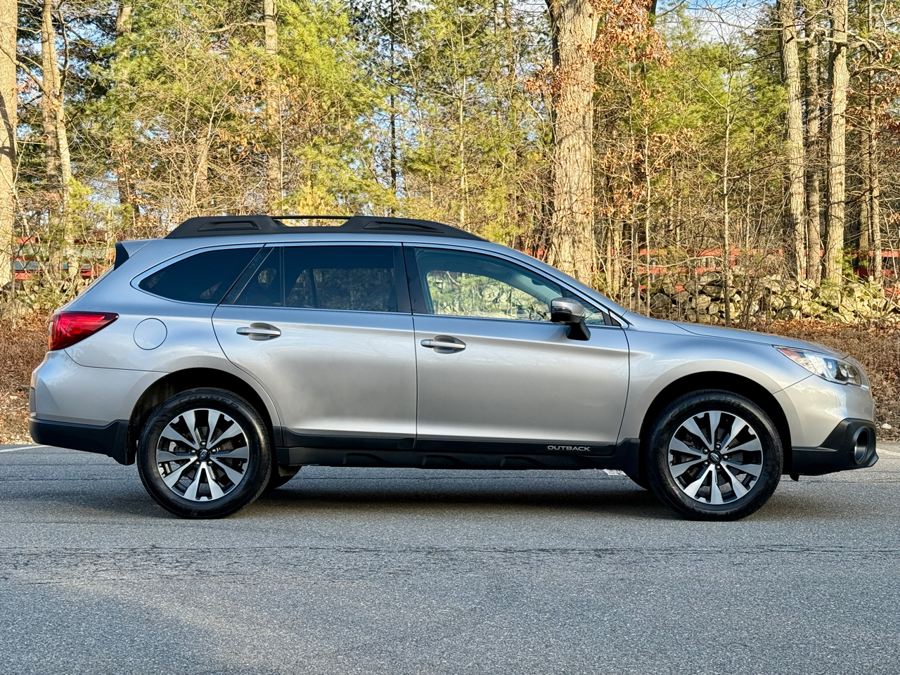 Subaru Outback 4dr Wgn 2.5i Limited PZEV 2016