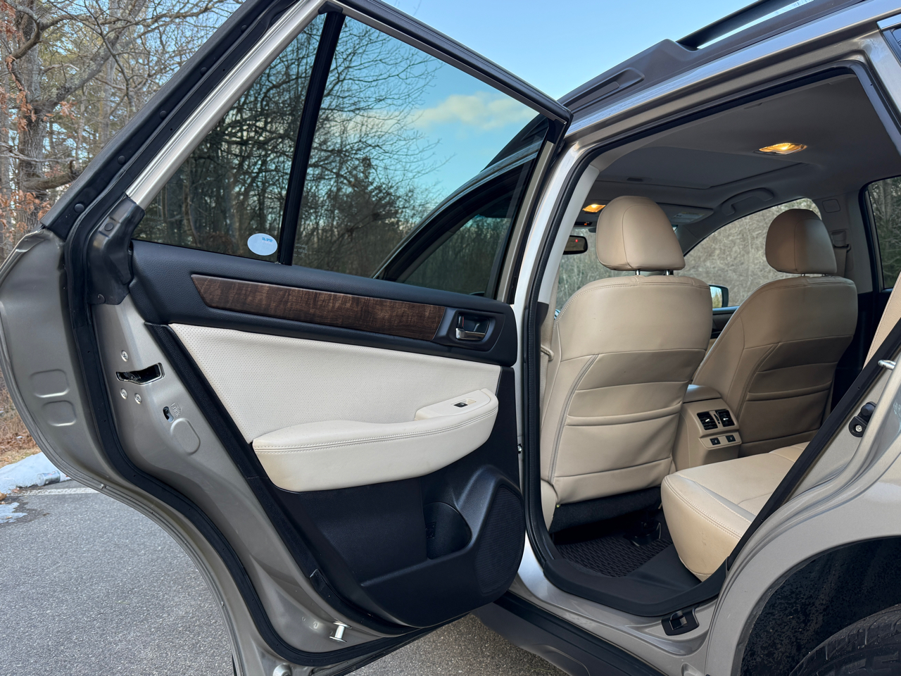 Subaru Outback 4dr Wgn 2.5i Limited PZEV 2016