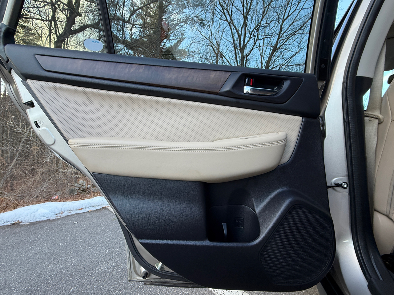 Subaru Outback 4dr Wgn 2.5i Limited PZEV 2016