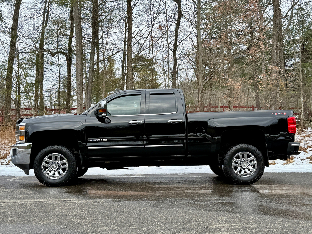 2018 Chevrolet Silverado 2500HD 4WD Double Cab 144.2" LTZ