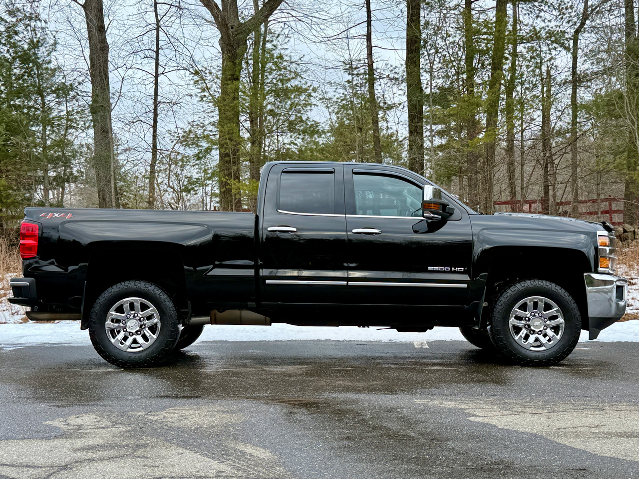 Chevrolet Silverado 2500HD 4WD Double Cab 144.2" LTZ 2018