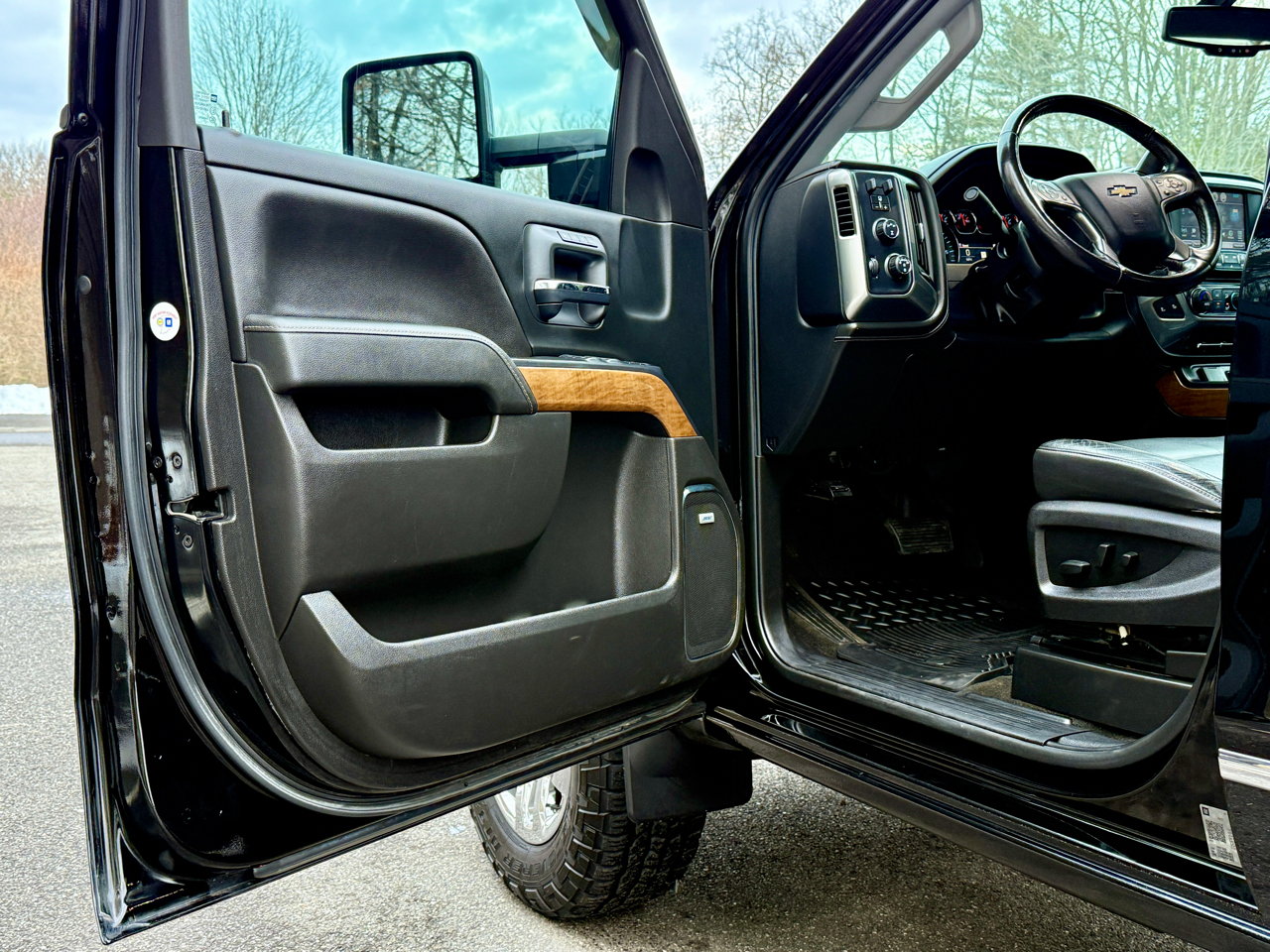 Chevrolet Silverado 2500HD 4WD Double Cab 144.2" LTZ 2018