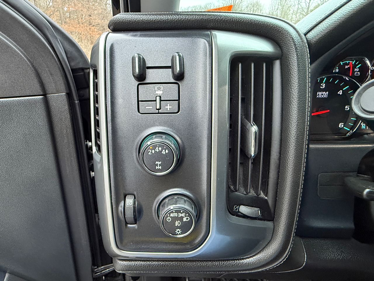 Chevrolet Silverado 2500HD 4WD Double Cab 144.2" LTZ 2018