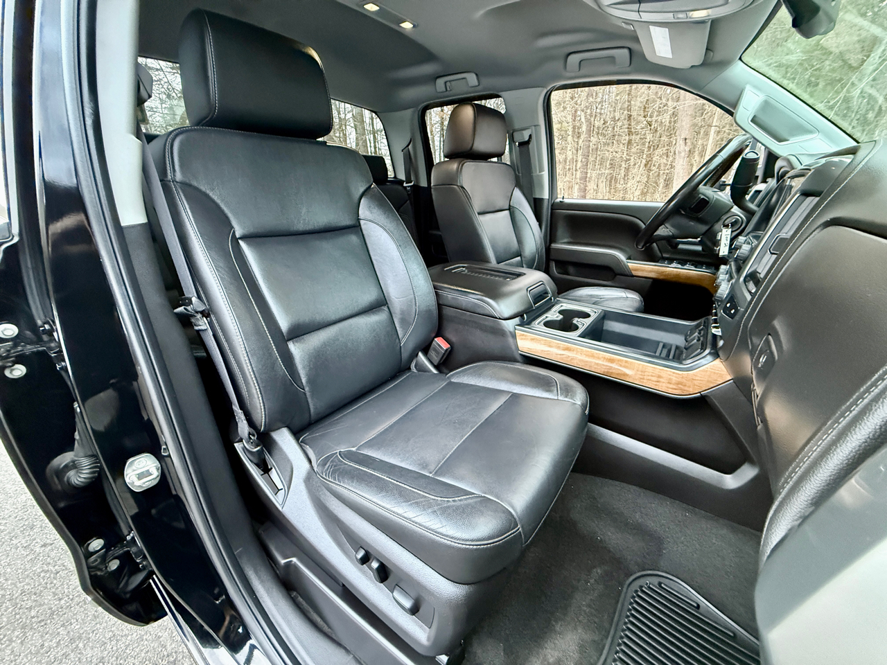 Chevrolet Silverado 2500HD 4WD Double Cab 144.2" LTZ 2018