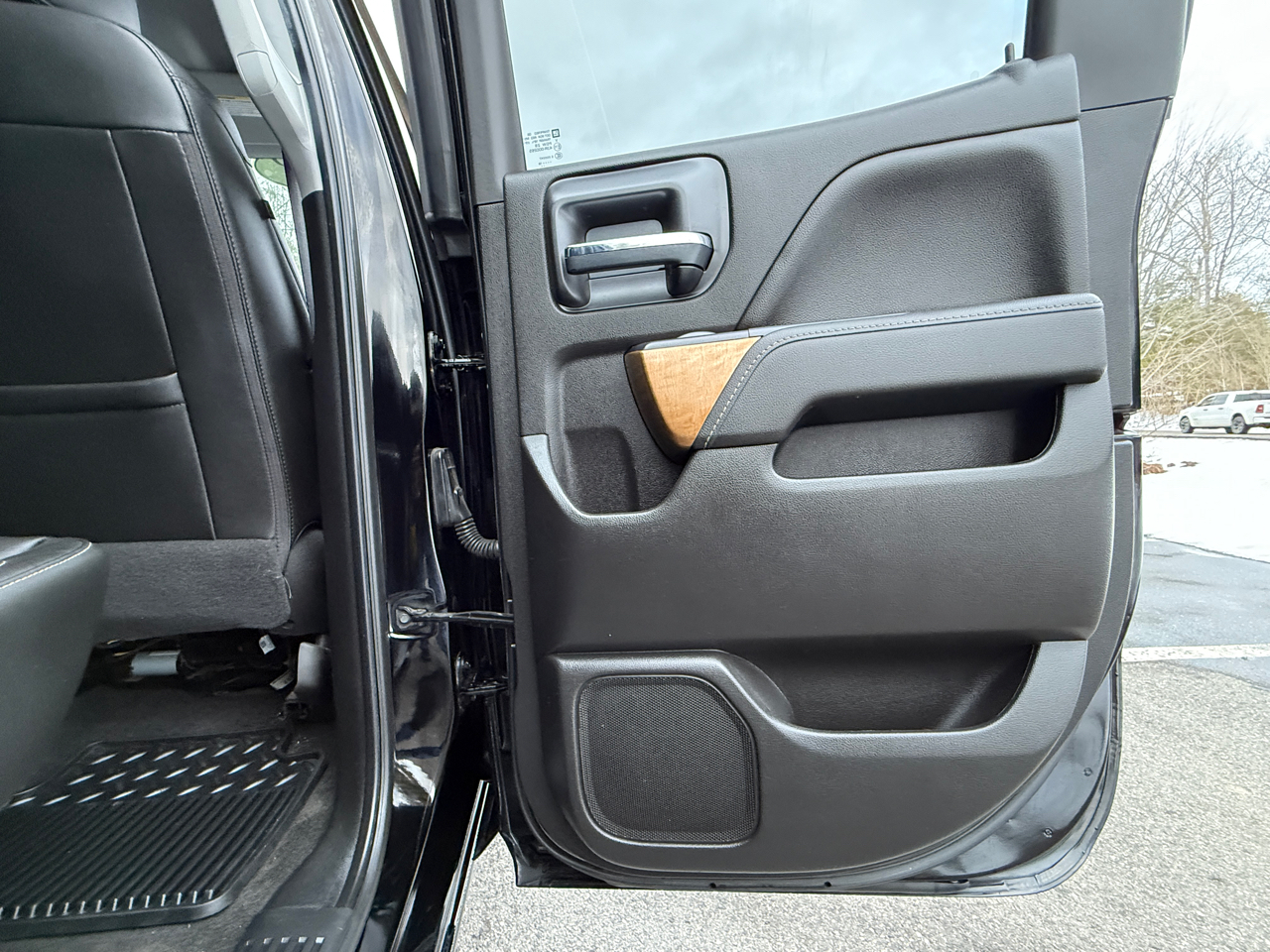 Chevrolet Silverado 2500HD 4WD Double Cab 144.2" LTZ 2018