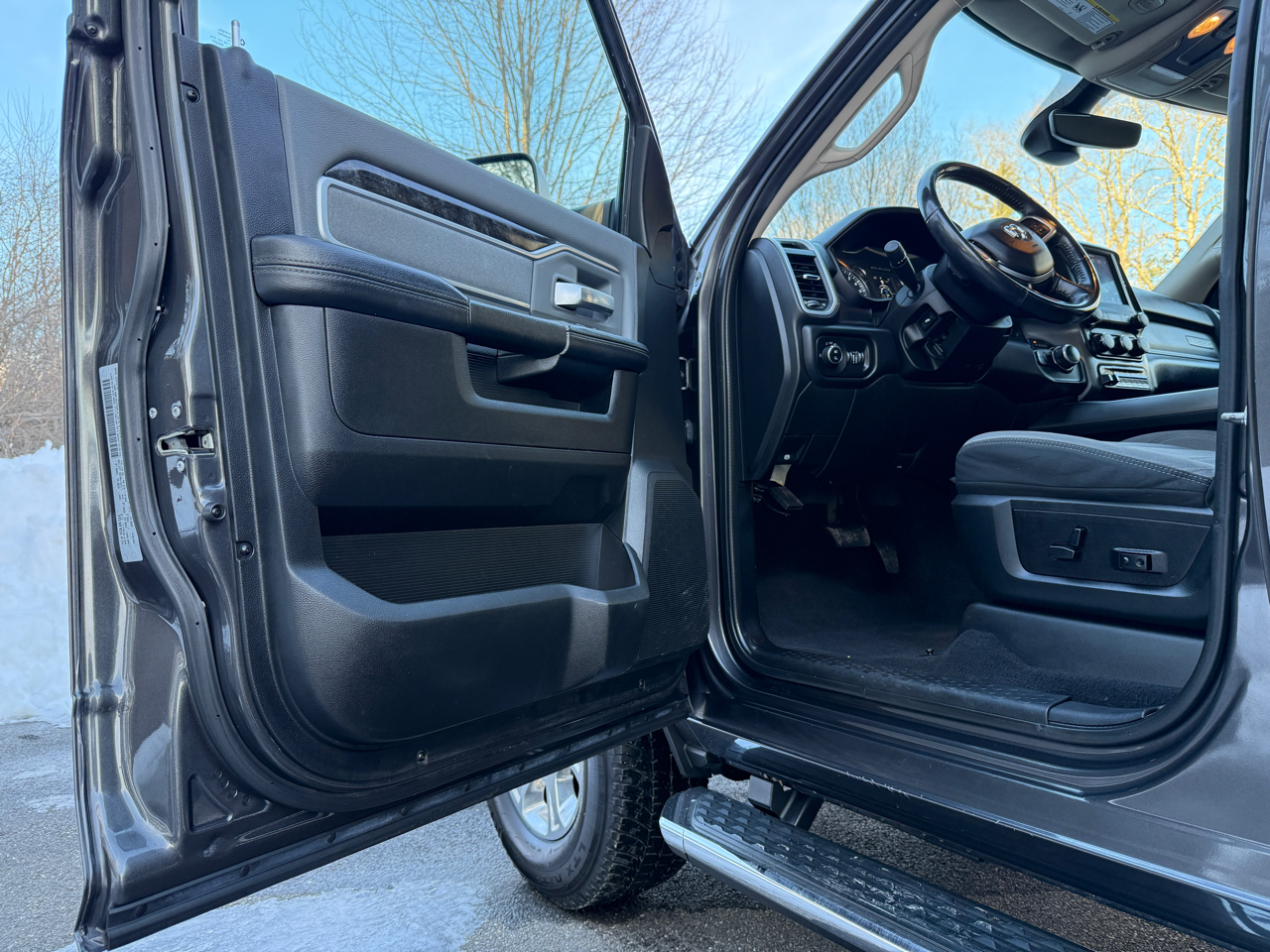 RAM 2500 Big Horn 4x4 Crew Cab 6'4" Box 2019