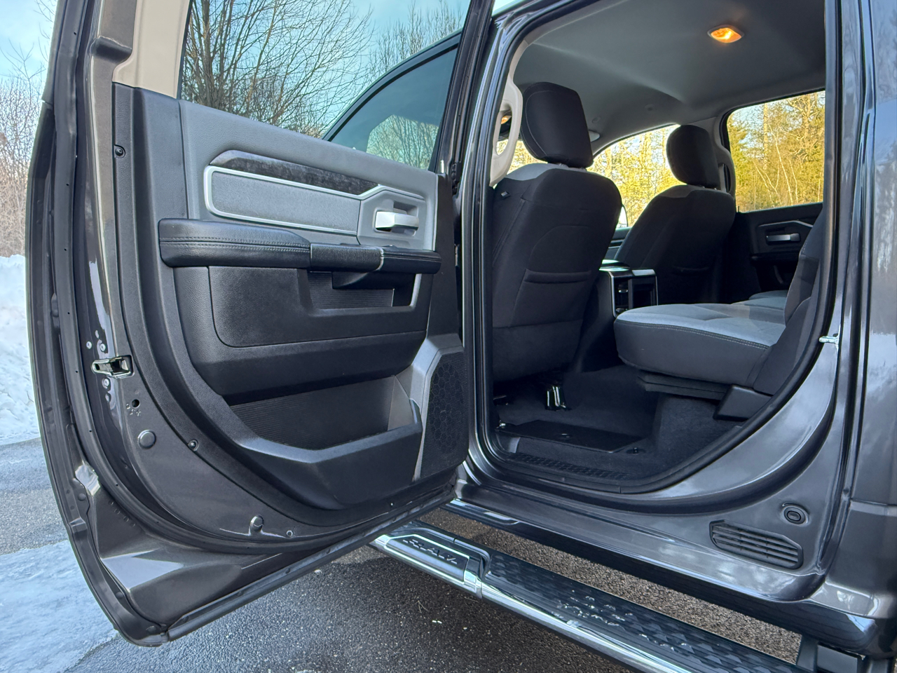 RAM 2500 Big Horn 4x4 Crew Cab 6'4" Box 2019