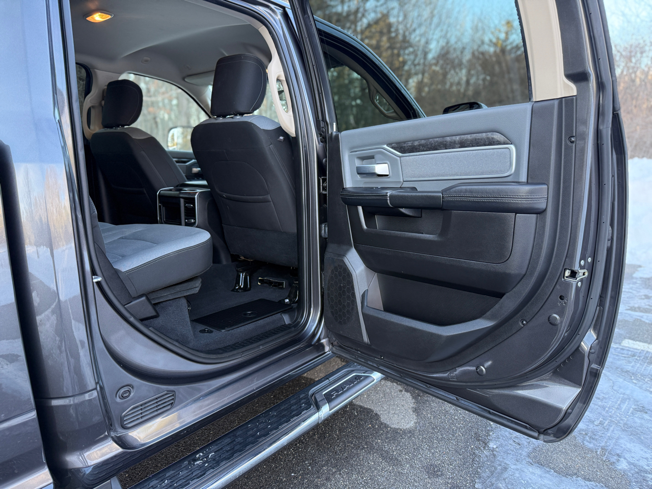 RAM 2500 Big Horn 4x4 Crew Cab 6'4" Box 2019