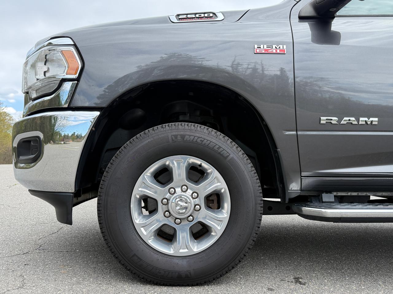 RAM 2500 Big Horn 4x4 Crew Cab 6'4" Box 2019