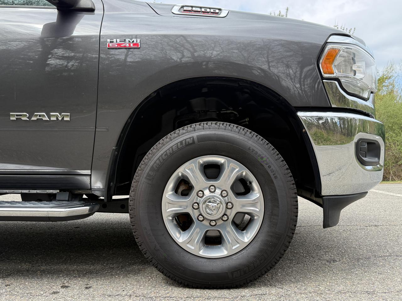 RAM 2500 Big Horn 4x4 Crew Cab 6'4" Box 2019