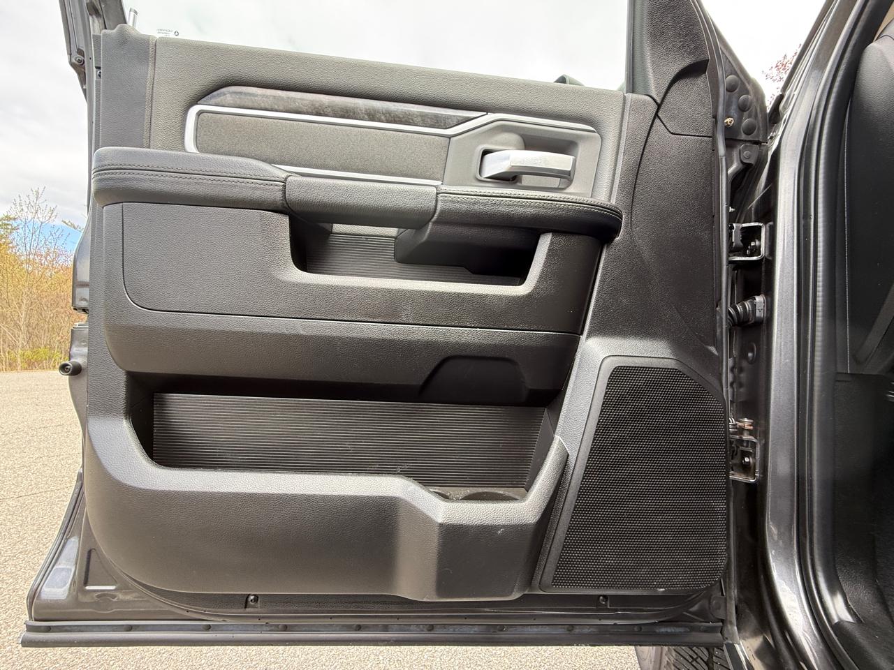 RAM 2500 Big Horn 4x4 Crew Cab 6'4" Box 2019