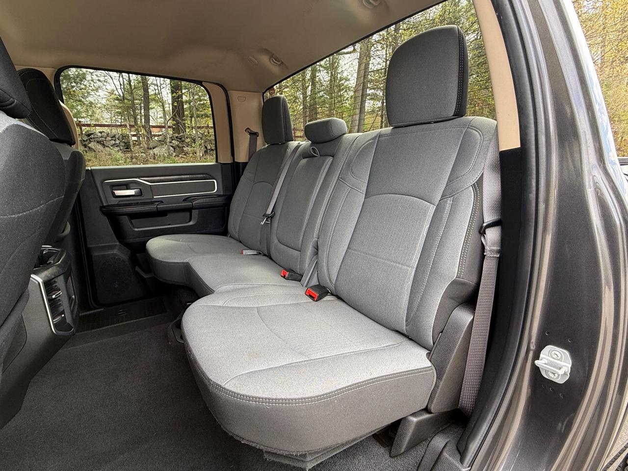 RAM 2500 Big Horn 4x4 Crew Cab 6'4" Box 2019