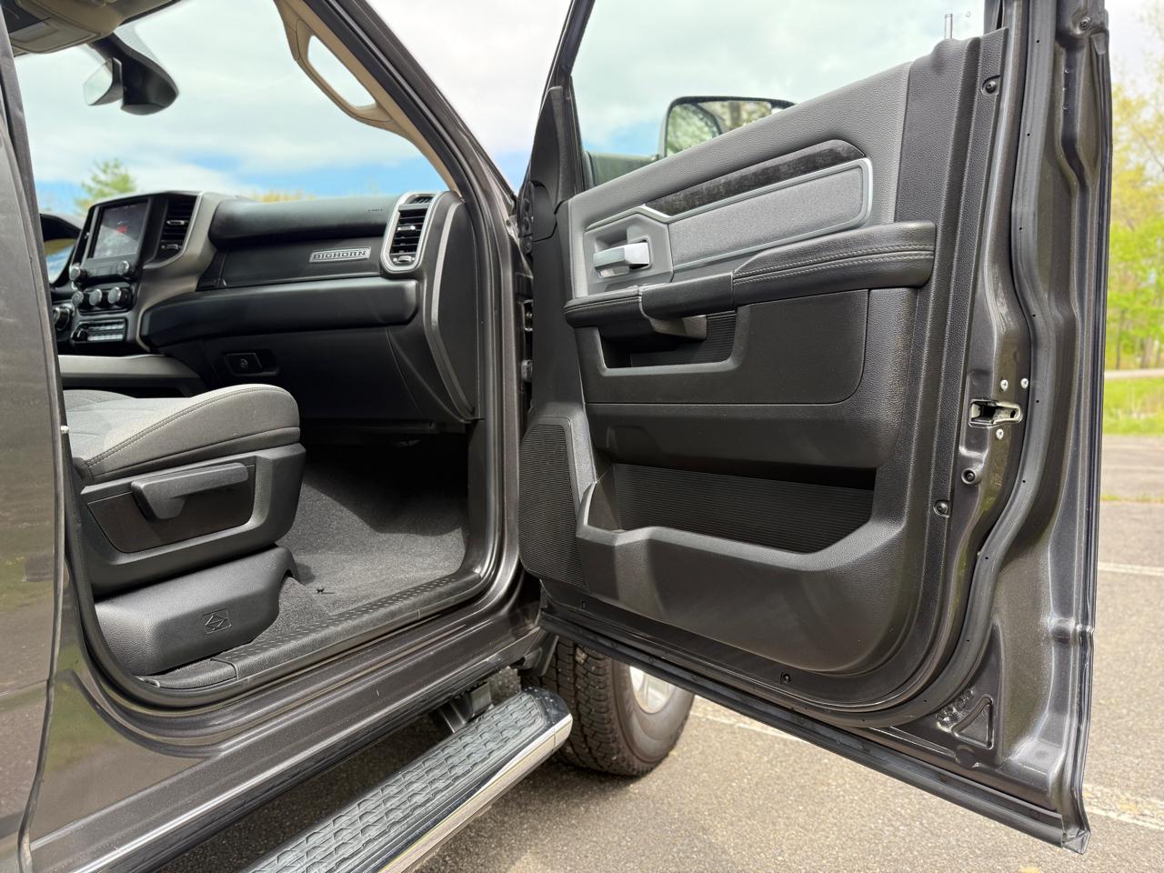 RAM 2500 Big Horn 4x4 Crew Cab 6'4" Box 2019