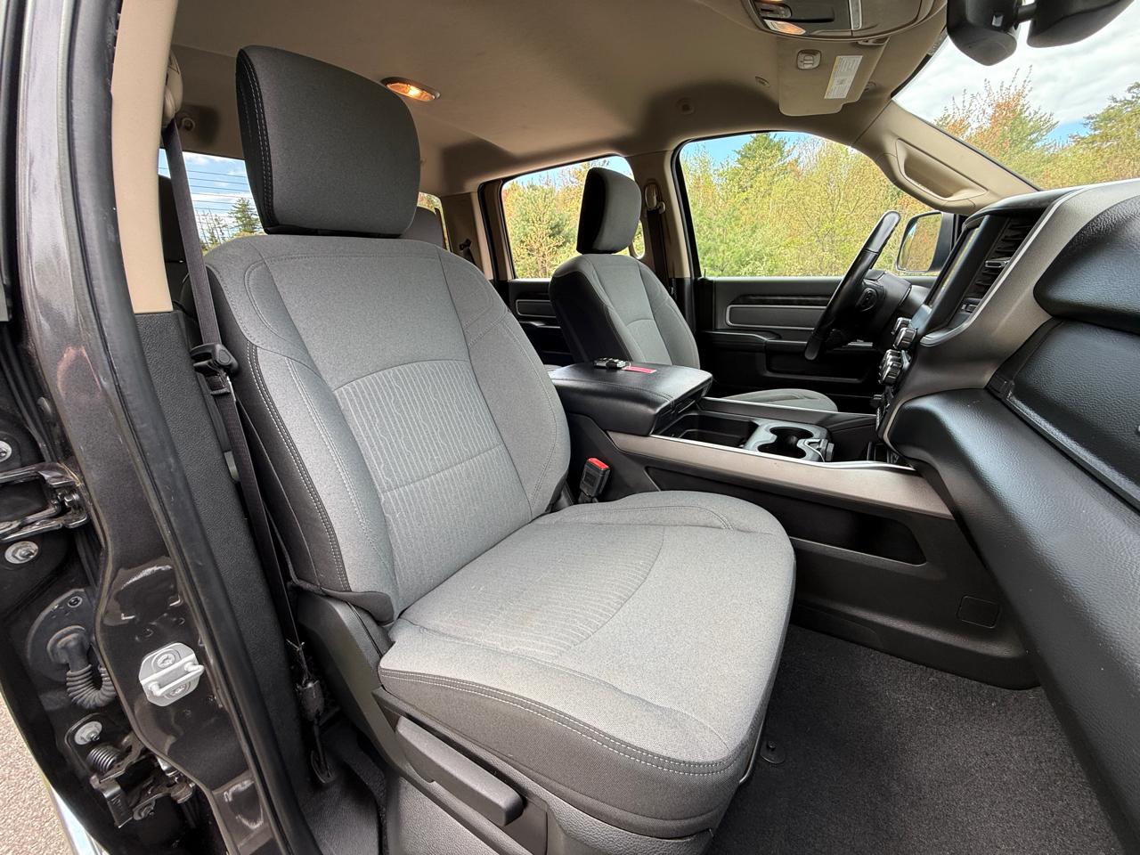 RAM 2500 Big Horn 4x4 Crew Cab 6'4" Box 2019