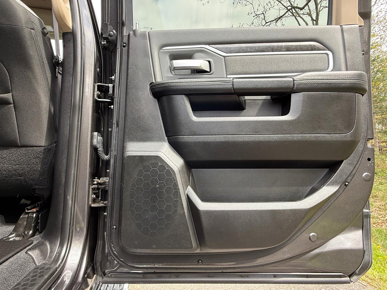 RAM 2500 Big Horn 4x4 Crew Cab 6'4" Box 2019