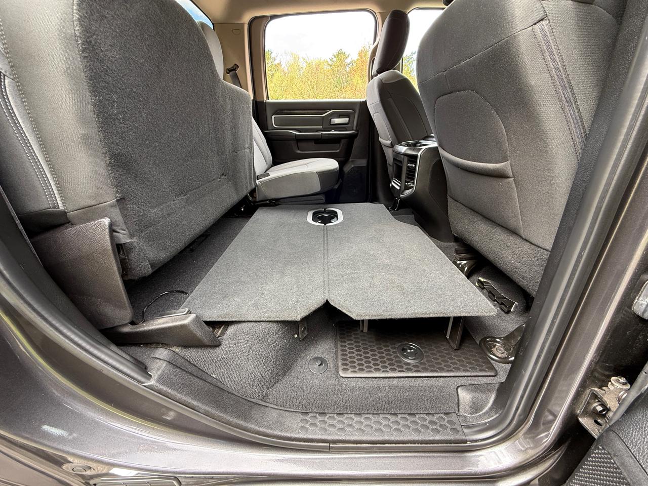 RAM 2500 Big Horn 4x4 Crew Cab 6'4" Box 2019