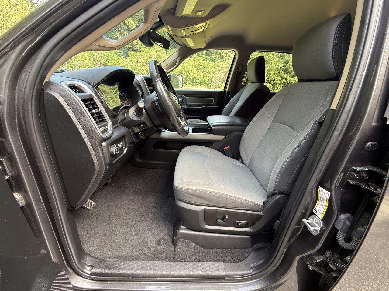 RAM 2500 Big Horn 4x4 Crew Cab 6'4" Box 2019