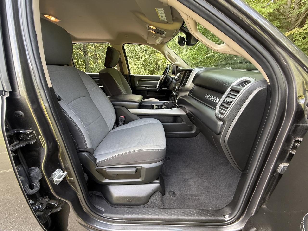 RAM 2500 Big Horn 4x4 Crew Cab 6'4" Box 2019