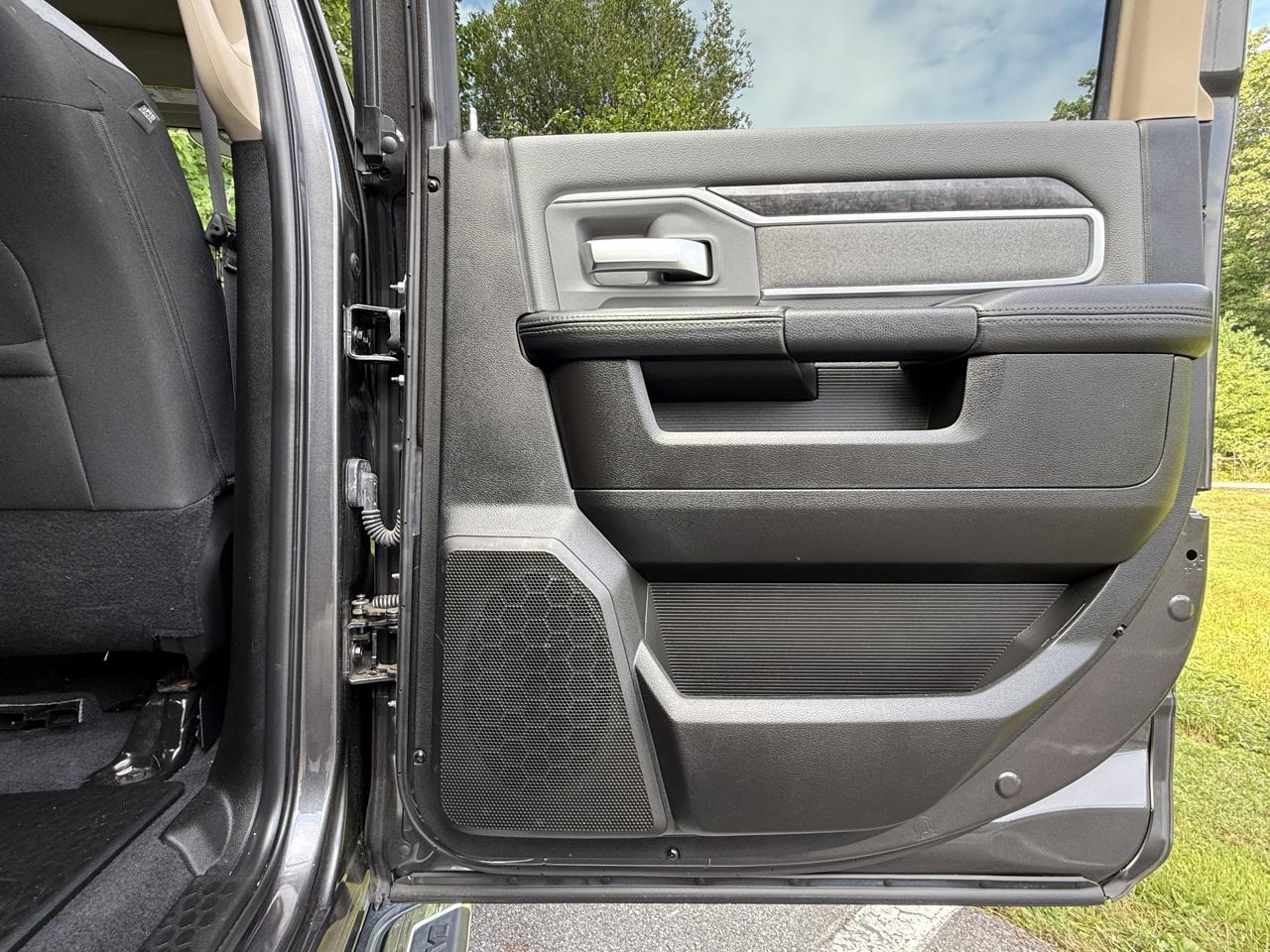 RAM 2500 Big Horn 4x4 Crew Cab 6'4" Box 2019