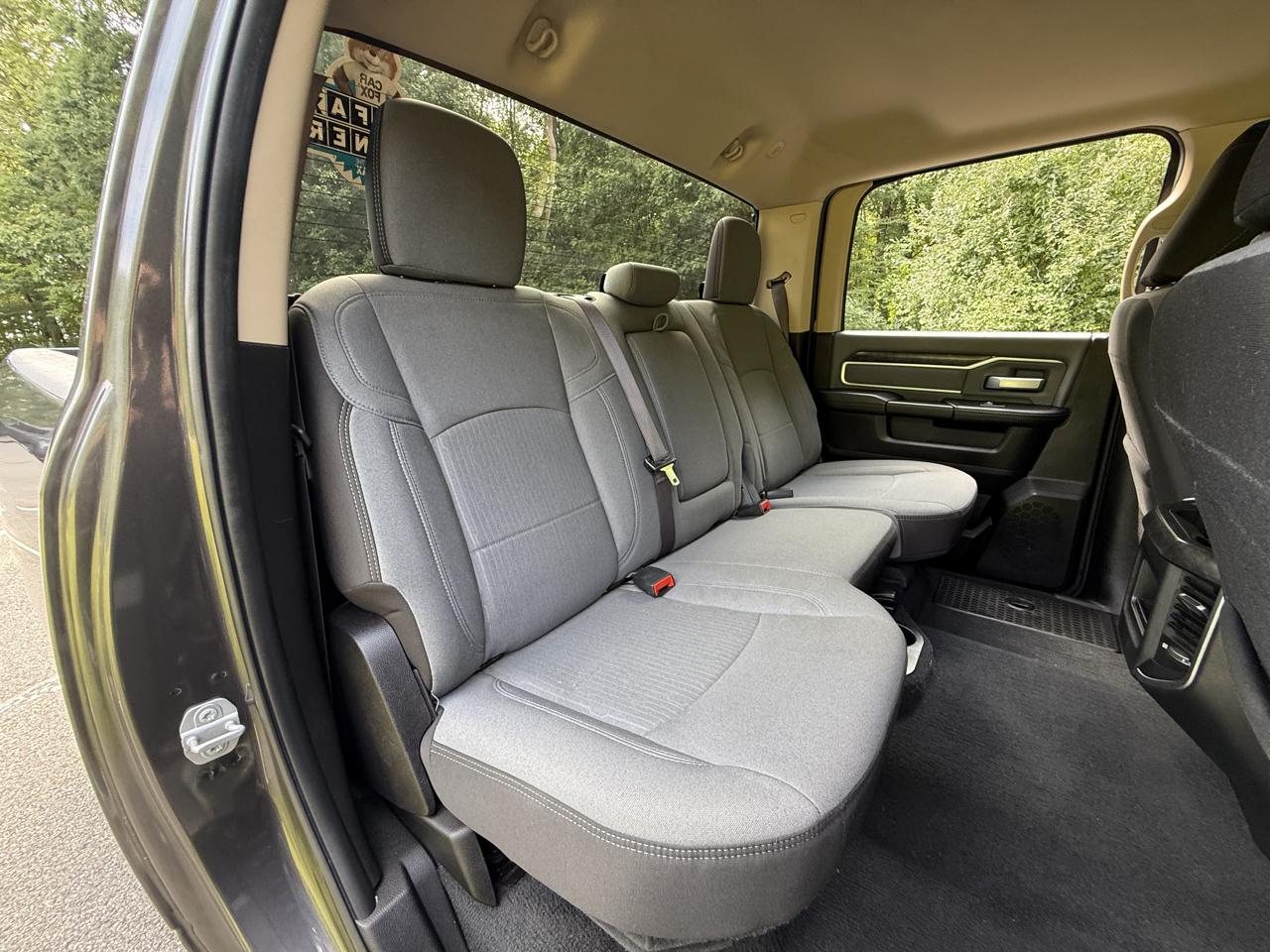 RAM 2500 Big Horn 4x4 Crew Cab 6'4" Box 2019