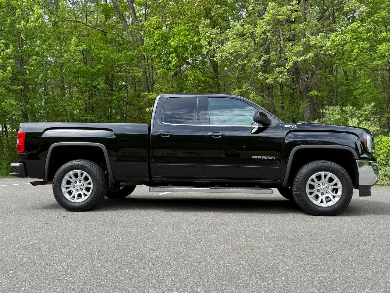 GMC Sierra 1500 4WD Double Cab 143.5" SLE 2018