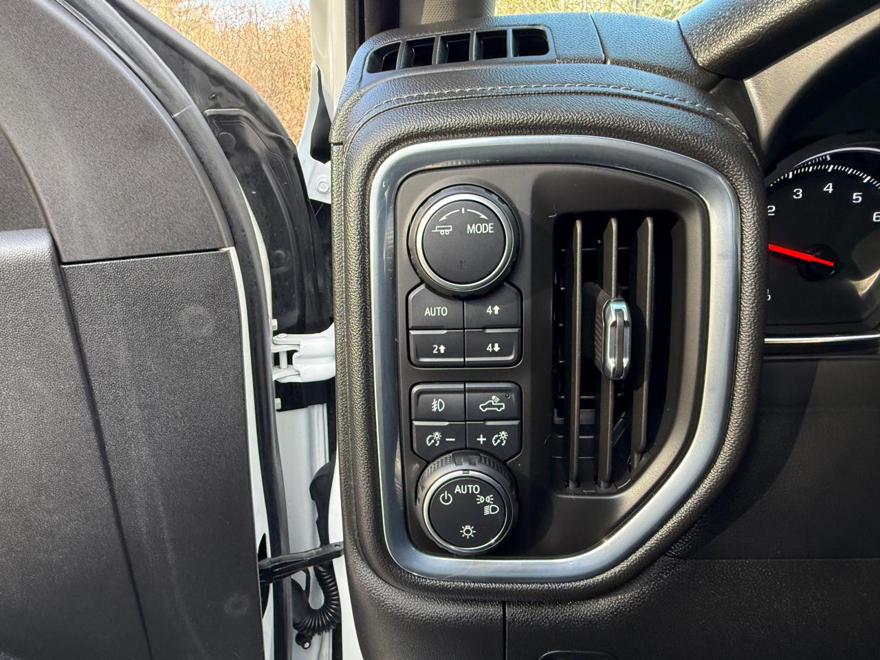 Chevrolet Silverado 1500 4WD Crew Cab 157" RST 2021