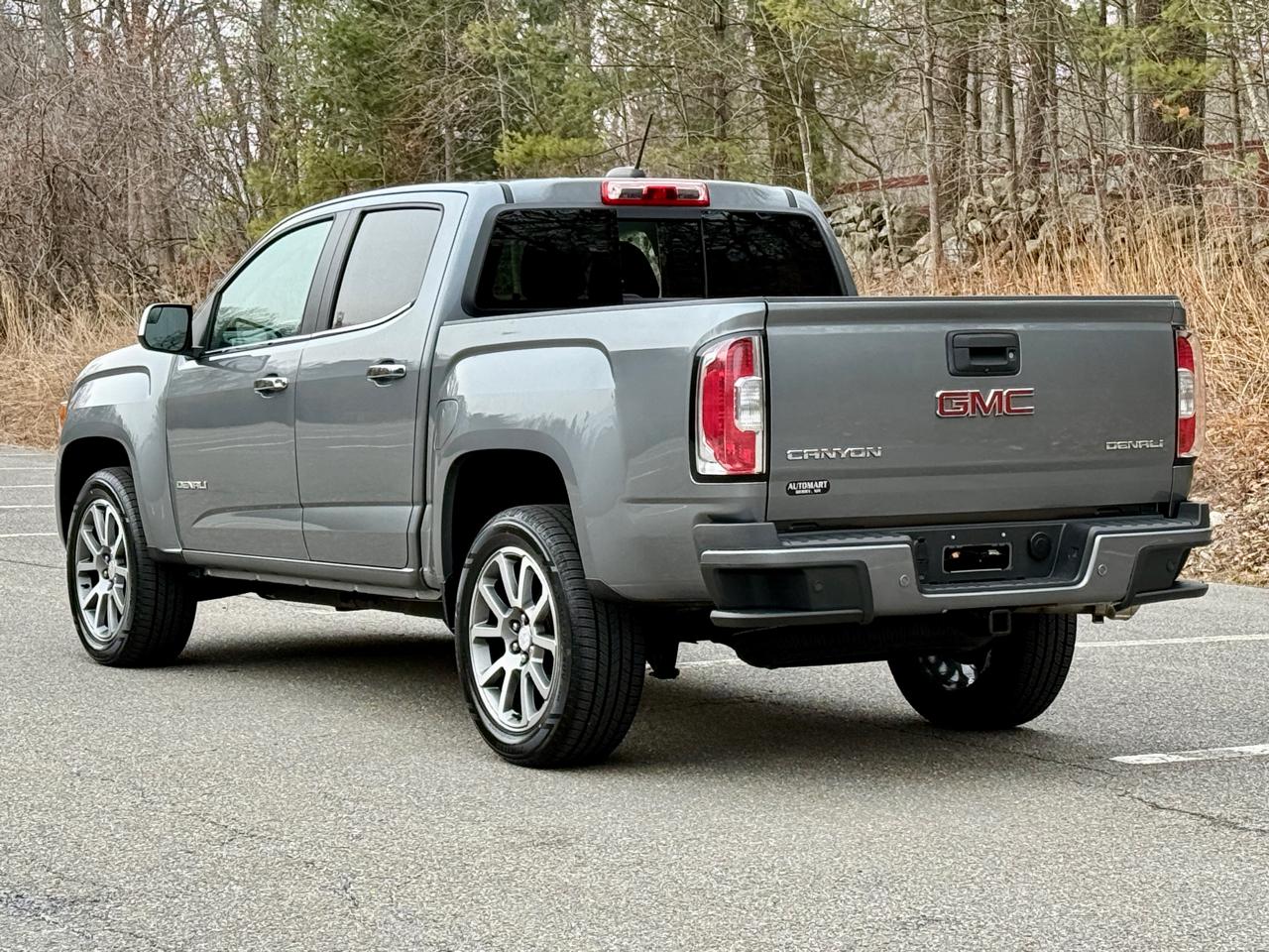 GMC Canyon 4WD Crew Cab Denali 2020