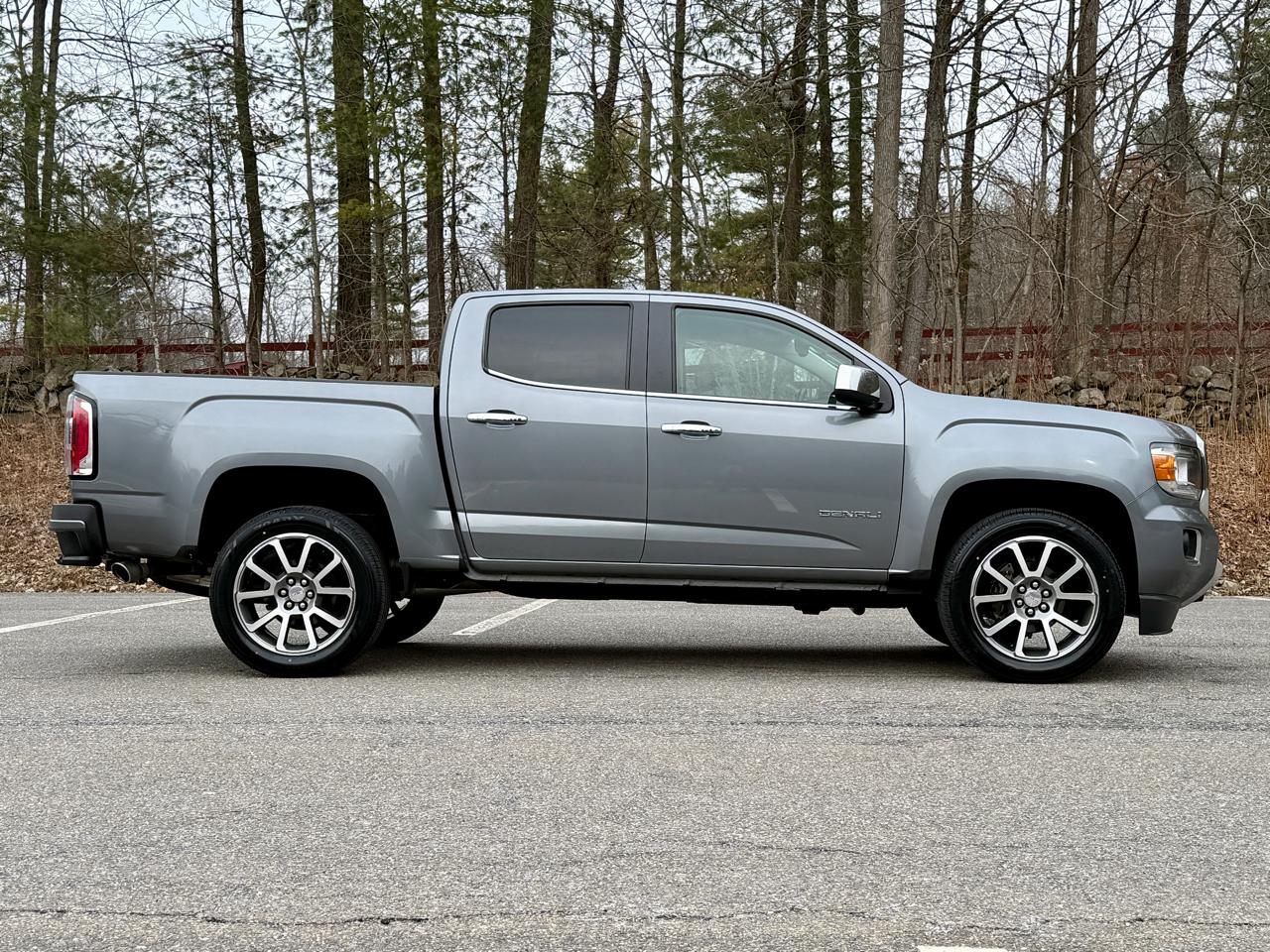 GMC Canyon 4WD Crew Cab Denali 2020
