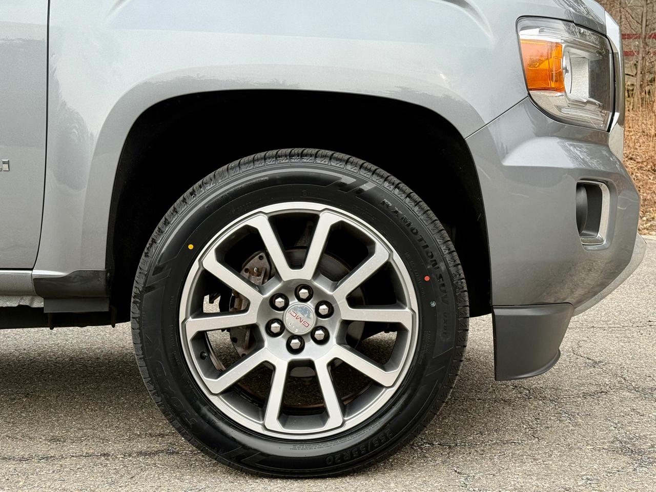 GMC Canyon 4WD Crew Cab Denali 2020