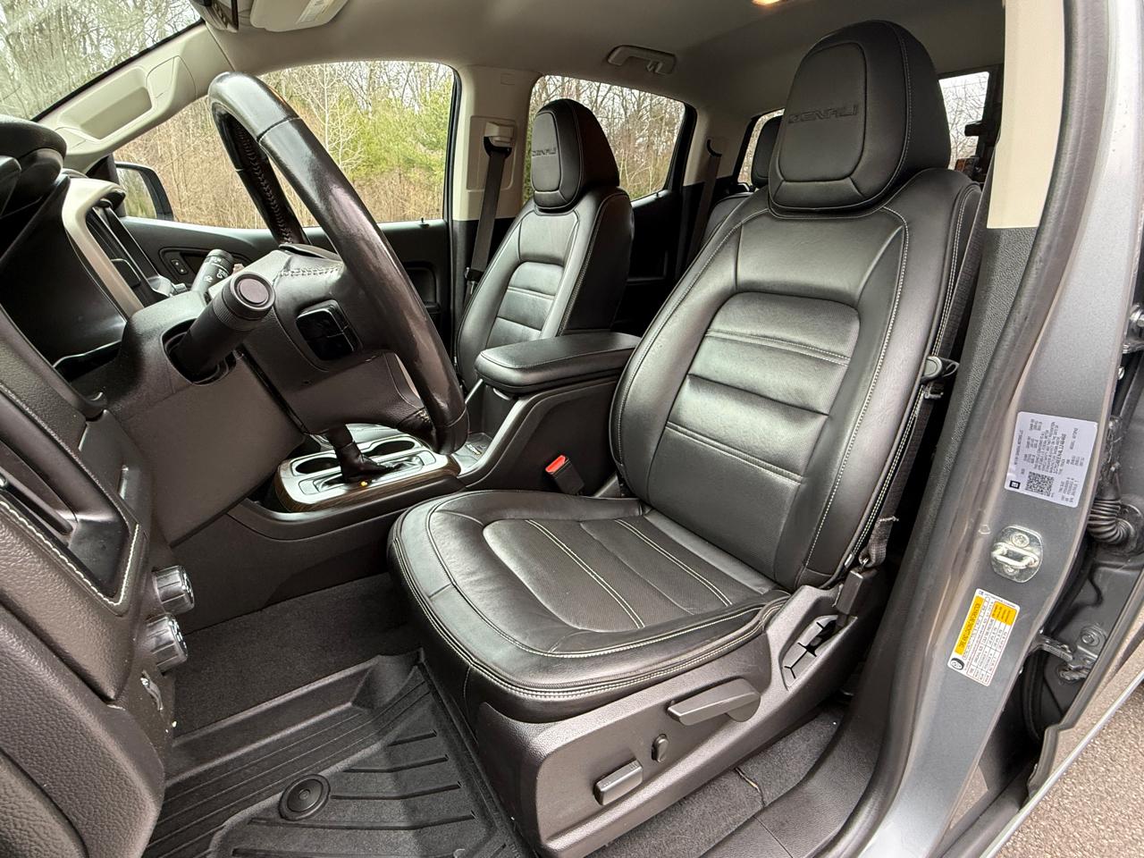 GMC Canyon 4WD Crew Cab Denali 2020