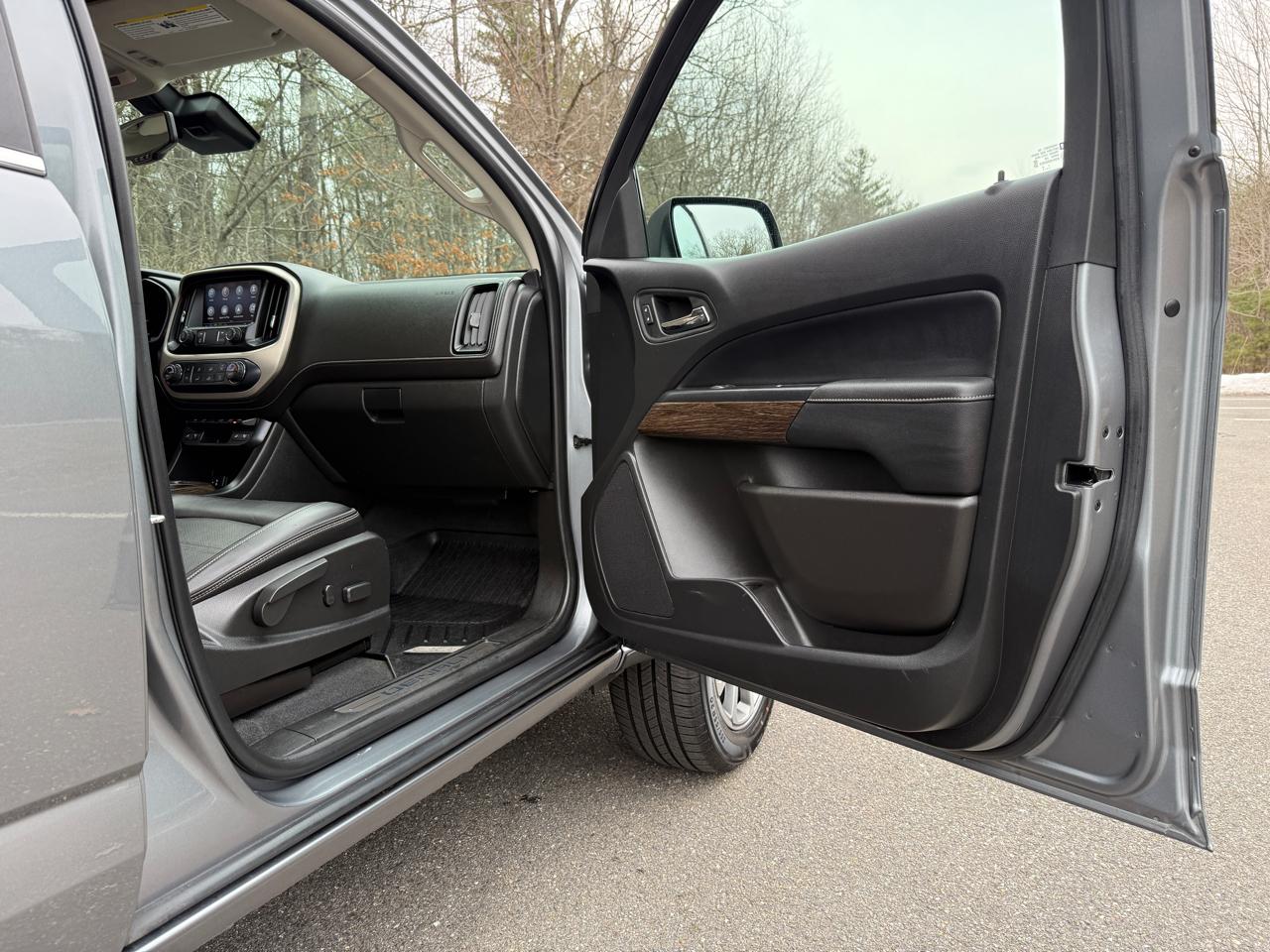 GMC Canyon 4WD Crew Cab Denali 2020