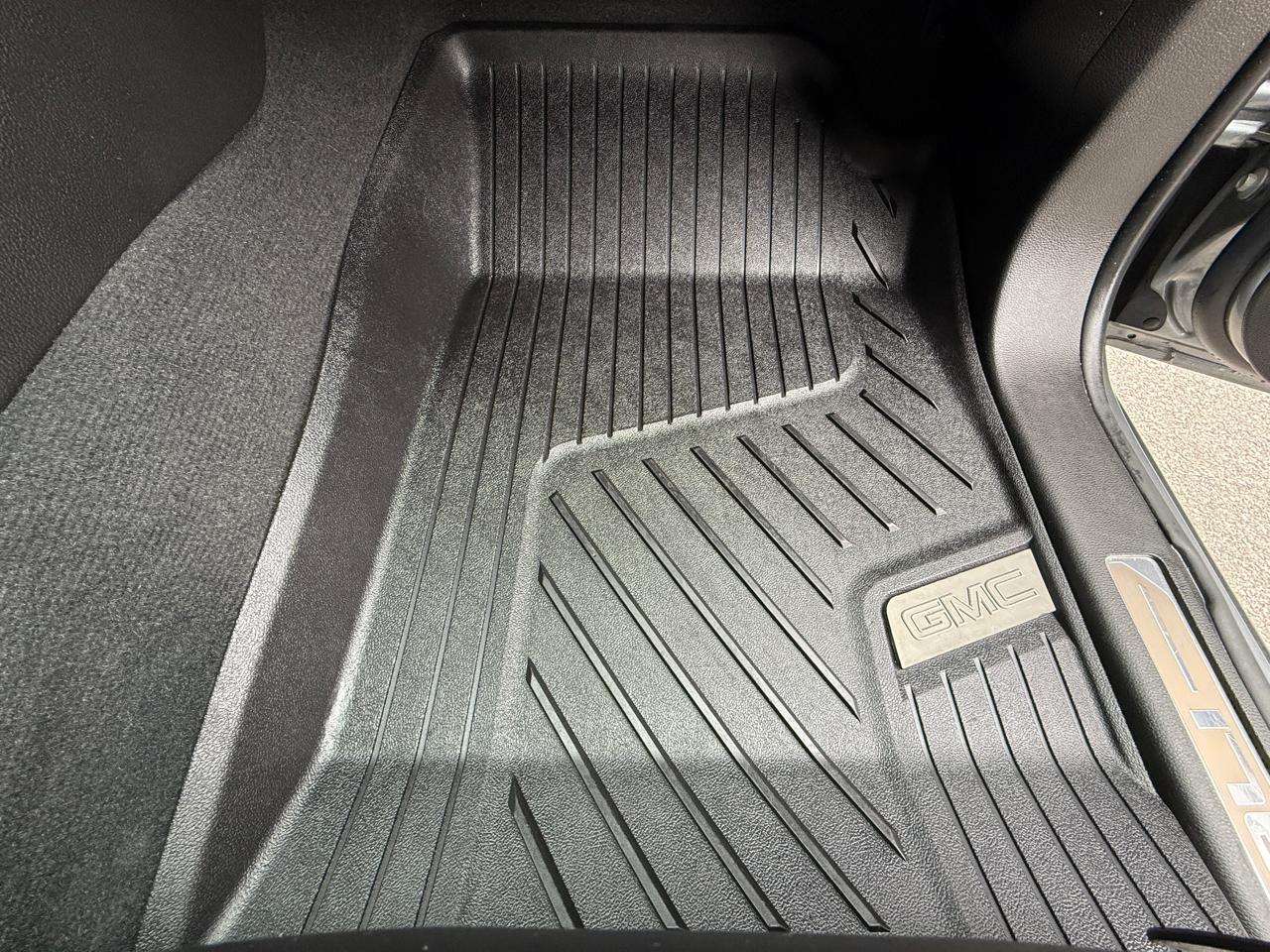 GMC Canyon 4WD Crew Cab Denali 2020