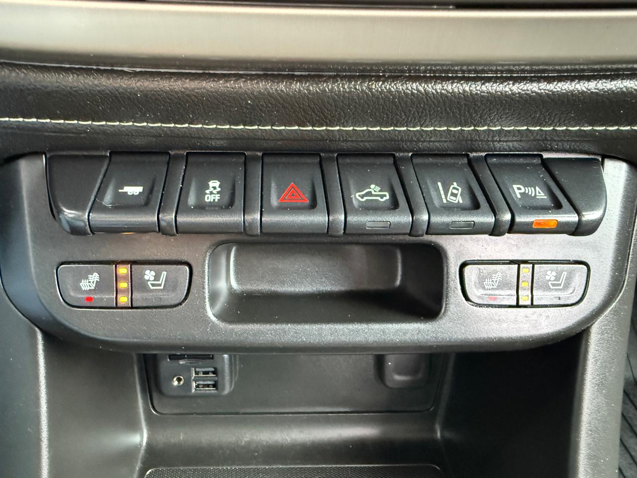 GMC Canyon 4WD Crew Cab Denali 2020