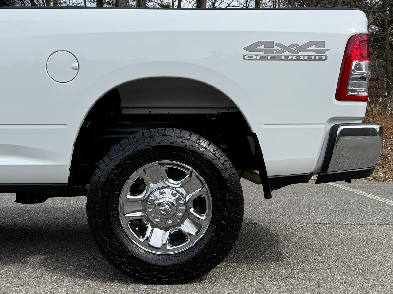 RAM 2500 Tradesman 4x4 Crew Cab 6'4" Box 2021